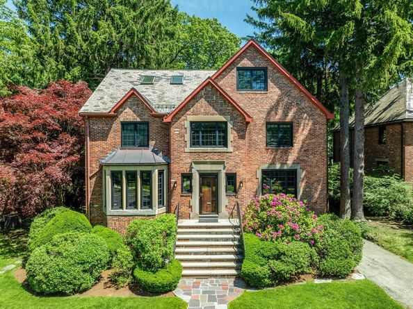 79 Woodchester Dr, Newton MA 02467