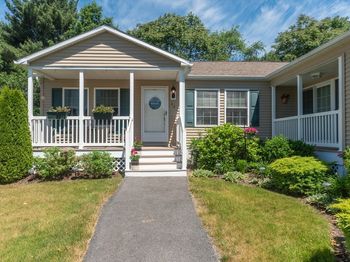 43 Fieldstone Circle