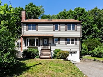 26 Lawrence Ln