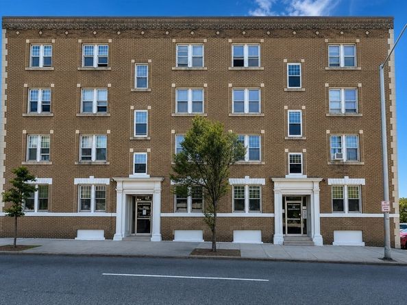 29 Irving Street 8, Worcester MA 01609