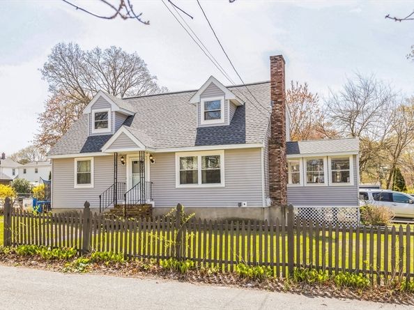 14 Greenville St, Billerica MA 01821