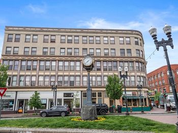7 Central Square