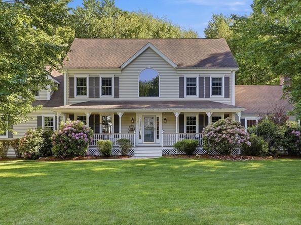 3 Stable Way, Medway MA 02053