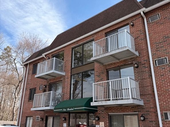 1186 Worcester Rd 921, Framingham MA 01702