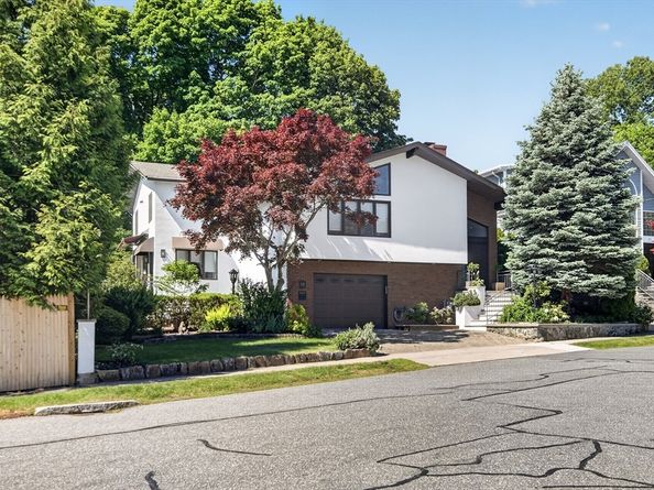 18 Roosevelt Rd, Medford MA 02155