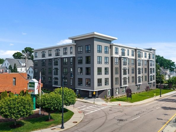 66 Mcgrath Highway 403, Quincy MA 02169