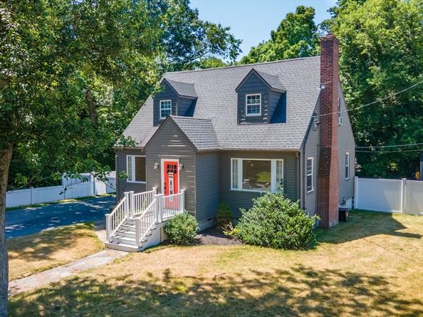 14 Nelson Street, Hopedale MA 01747