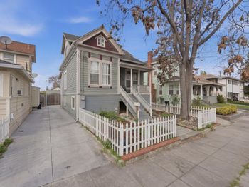 325 E Saint John Street