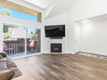 1485 De Rose Way