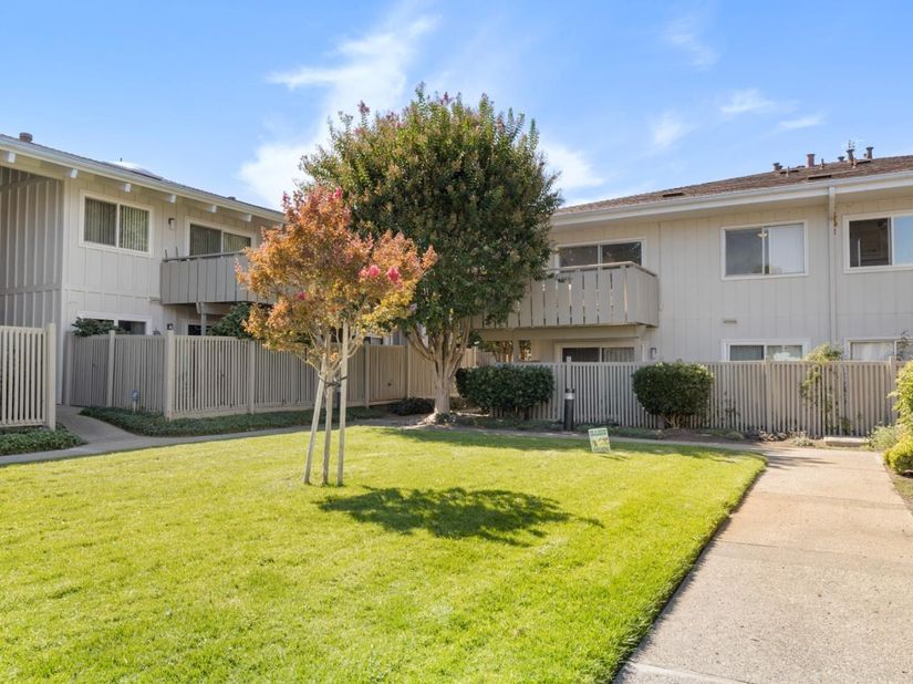 255 S Rengstorff Avenue 56, Mountain View CA 94040