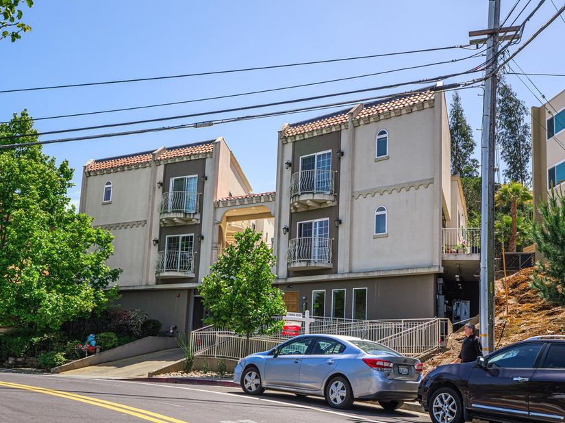 2139 Carlmont Drive, Belmont CA 94002