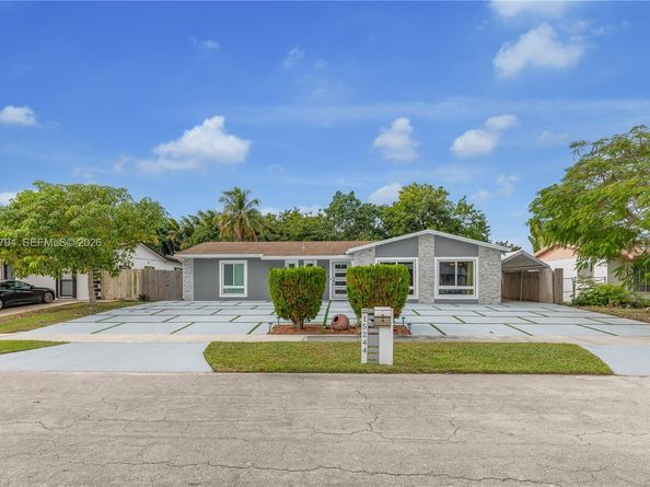 15244 SW 108th Ct, Miami FL 33157