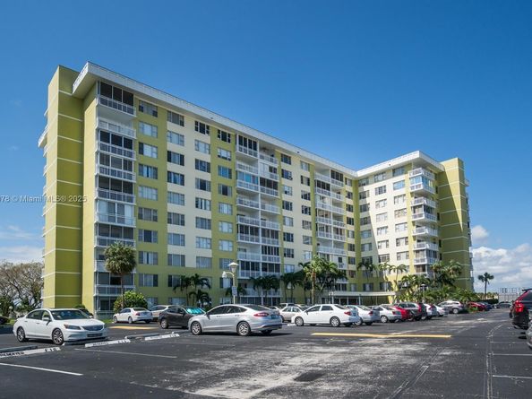 4400 Hillcrest Dr 520C, Hollywood FL 33021