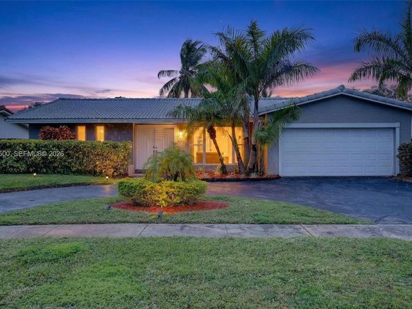 4710 Grant St, Hollywood FL 33021