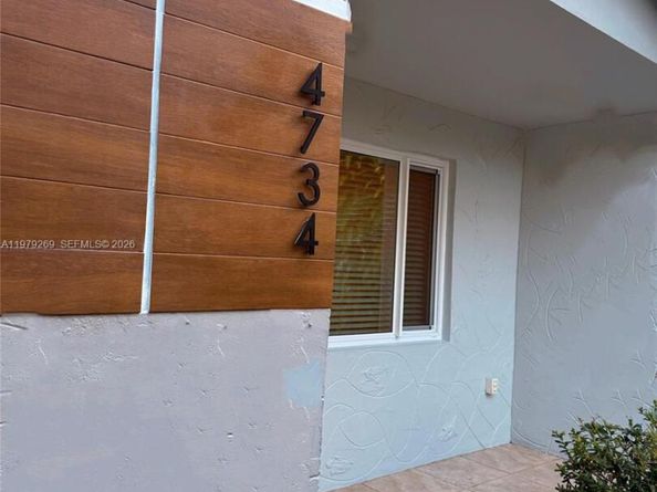 4734 SW 4th St, Miami FL 33134