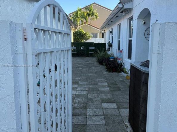 18456 NW 22nd St, Pembroke Pines FL 33029