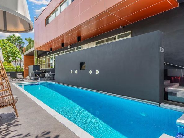 1606 S Bayshore Dr, Miami FL 33133