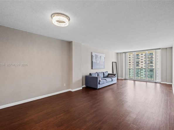 19380 Collins Ave 1107, Sunny Isles Beach FL 33160