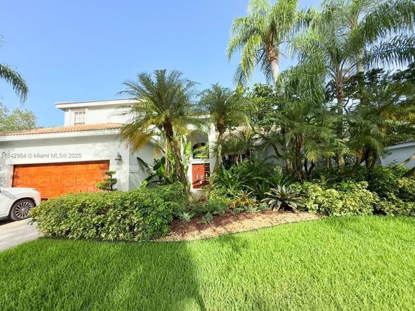 260 Montclaire Dr, Weston FL 33326