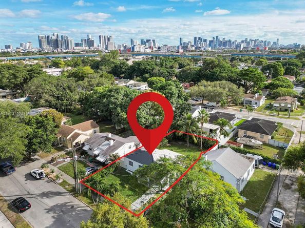 794 NW 45th St, Miami FL 33127