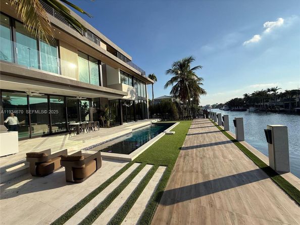 641 Flamingo Dr, Fort Lauderdale FL 33301