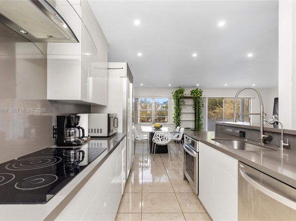 1400 N Tallwood Ave 306, Hollywood FL 33021