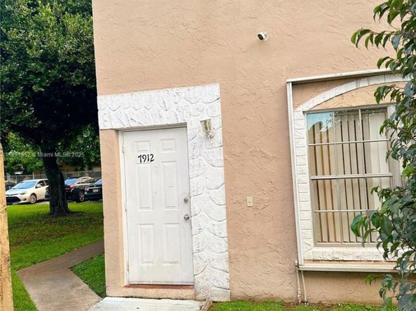 7912 Kimberly Blvd 301, North Lauderdale FL 33068