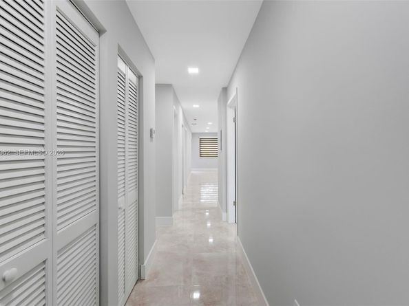 15685 SW 82nd Cir Ln 28, Miami FL 33193