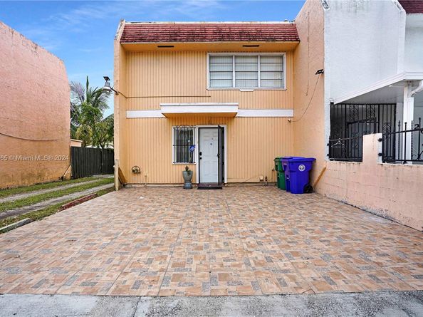 624 NW 11th St, Miami FL 33136