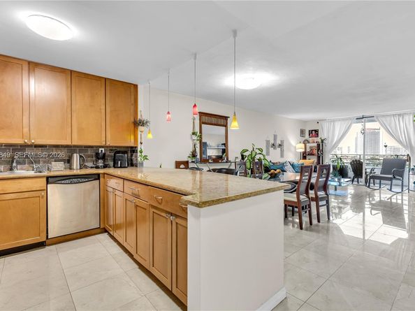 600 Three Islands Blvd 618, Hallandale Beach FL 33009
