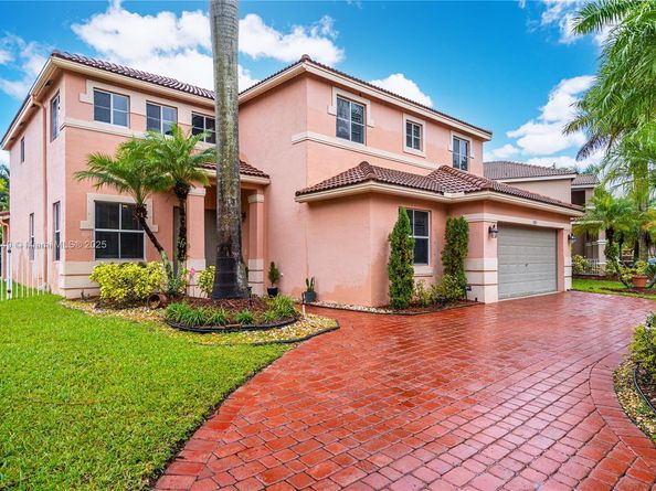 1065 Nandina Dr, Weston FL 33327