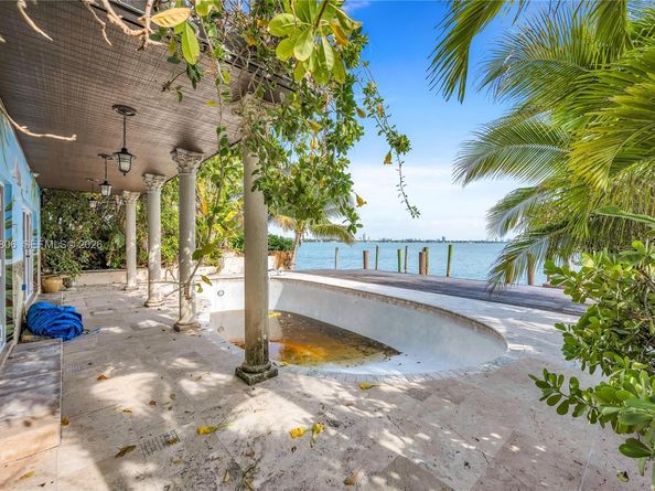 Undisclosed Address #A12001806, Miami Beach FL 33141