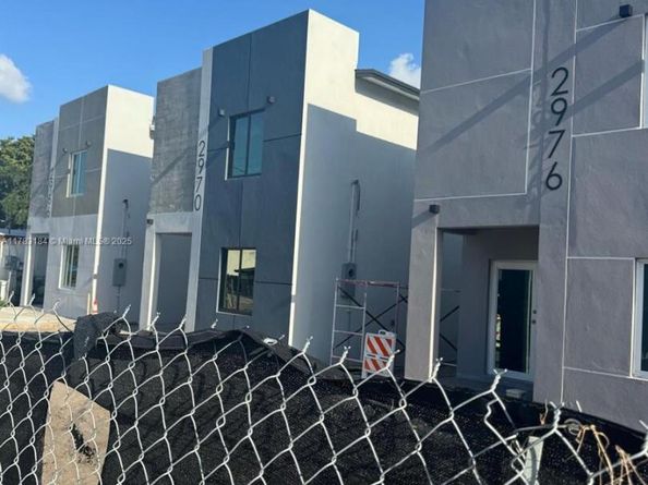 2970 NW 45, Miami FL 33142