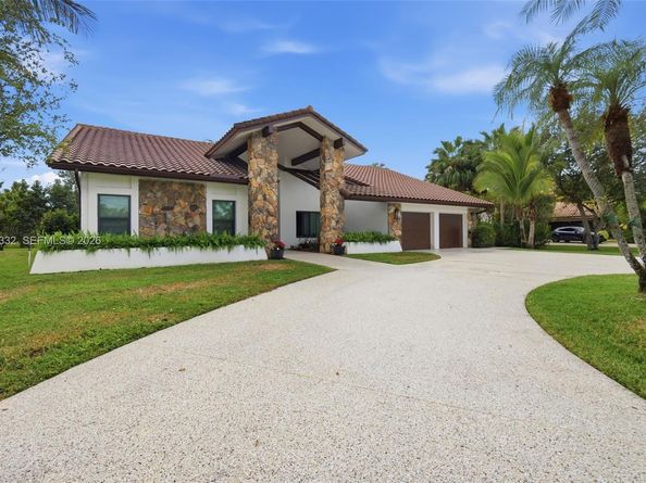 11850 Oak Leaf Dr., Davie FL 33330