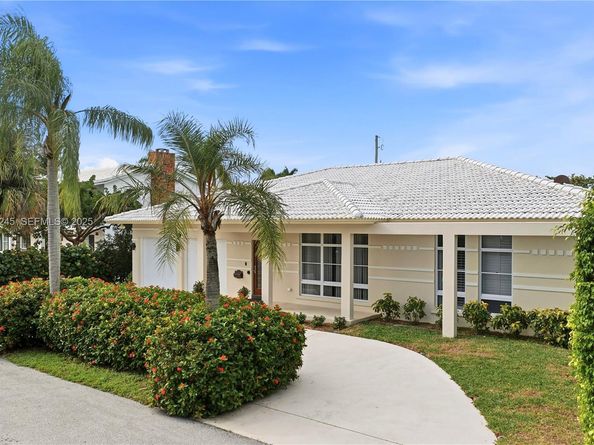 2607 Holy Cross Ln, Lake Worth FL 33460