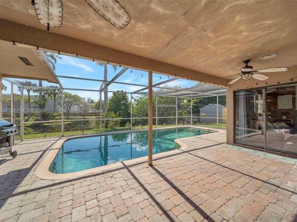 9220 SW 56th St, Cooper City FL 33328