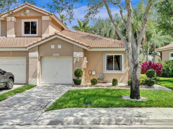15831 SW 10th St, Pembroke Pines FL 33027