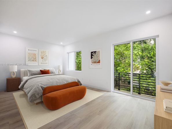 3164 Plaza St, Coconut Grove FL 33133