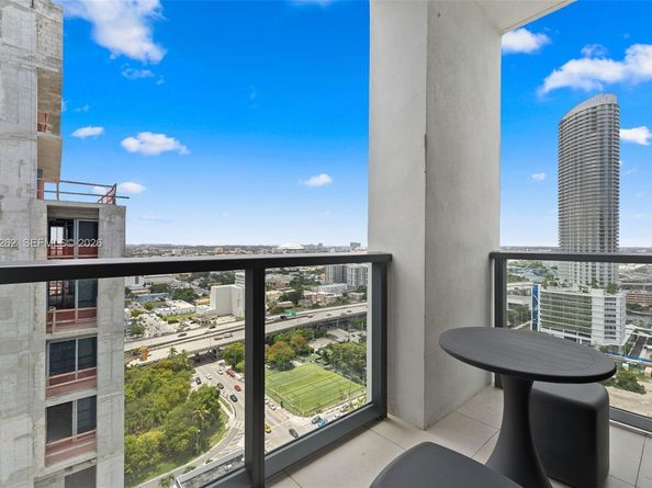 239 SW 9th St 2303, Miami FL 33130