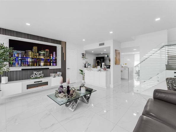 13835 SW 84th St 503, Miami FL 33183