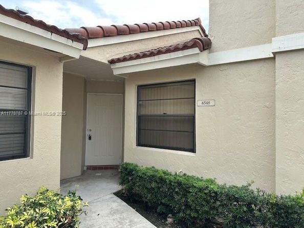 6548 NW 170 Terrace 6548, Hialeah FL 33015