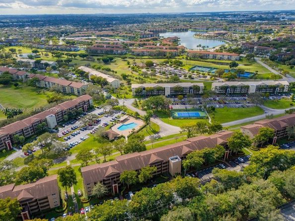 12850 SW 4th Ct 306I, Pembroke Pines FL 33027