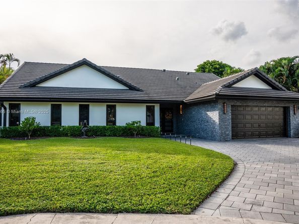 61 NW 128th Ave, Plantation FL 33325