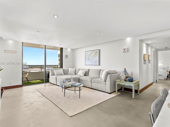 2500 Parkview Dr 2319, Hallandale Beach FL 33009