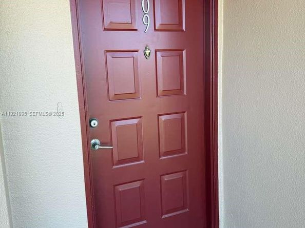 950 SW 138th Ave 409B, Pembroke Pines FL 33027