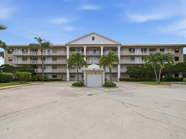 3515 VILLAGE Boulevard 206, West Palm Beach FL 33409