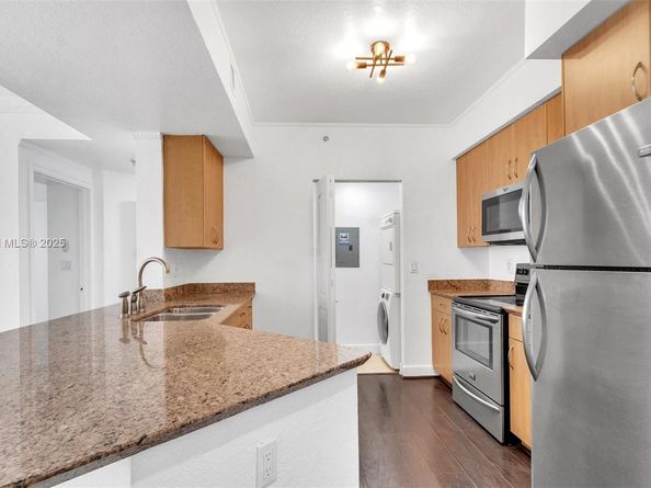 1830 Radius Dr 405, Hollywood FL 33020