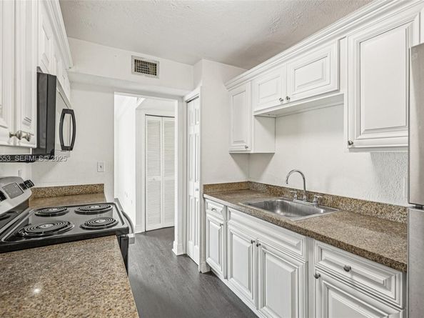 7232 SW 94th Pl E6, Miami FL 33173