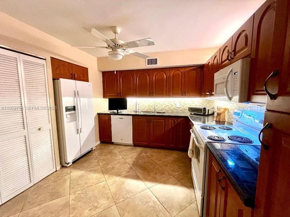 2806 N 46th Ave D537, Hollywood FL 33021