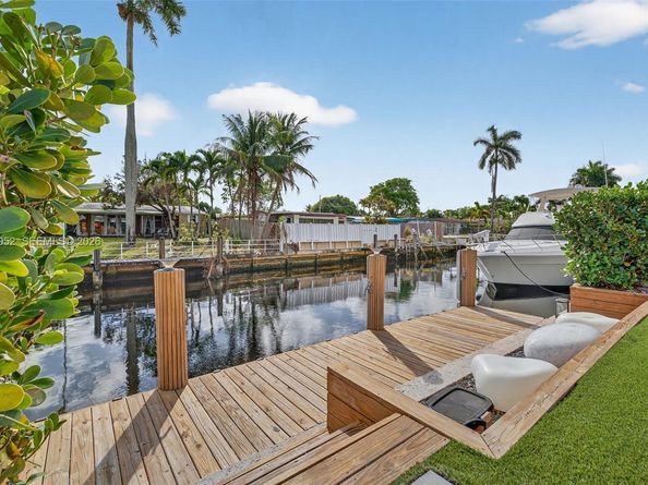 2436 Cat Cay Ln, Fort Lauderdale FL 33312
